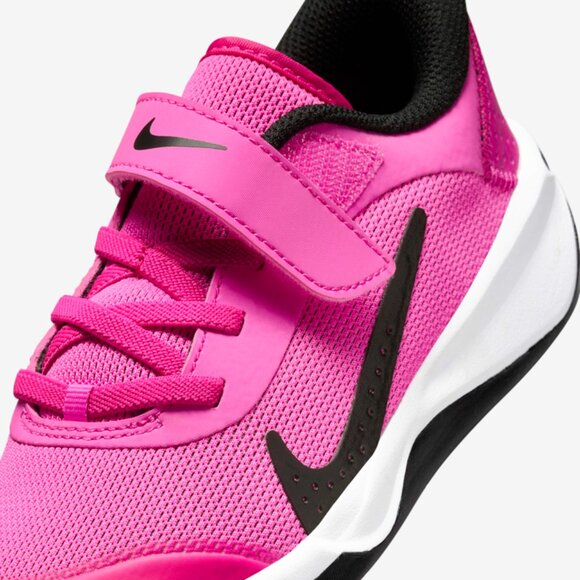 SUPER CLEAN Nike Omni Multi-Court PINK BLACK RUNNING SHOES SIZE 1Y - Picture 3 of 7